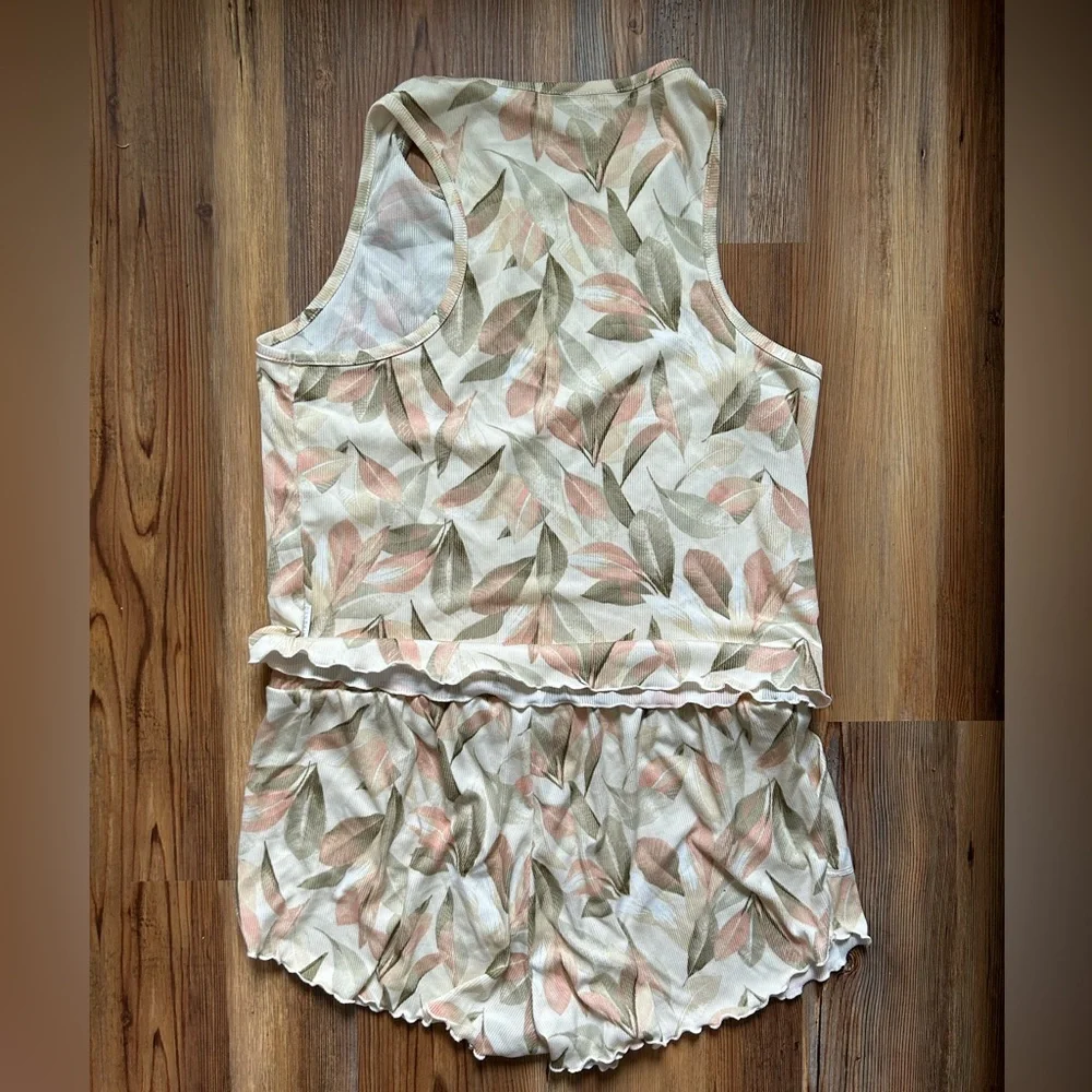 Pajama Shorts and Tank Set L - Picture 4 of 4